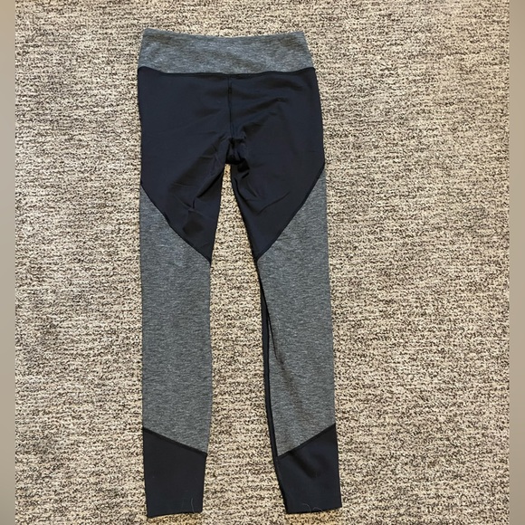 The North Face Black and Grey Colorblock Leggings - Picture 2 of 2